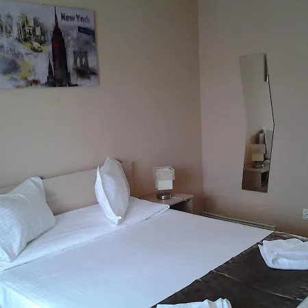 Hostel Nova Route *